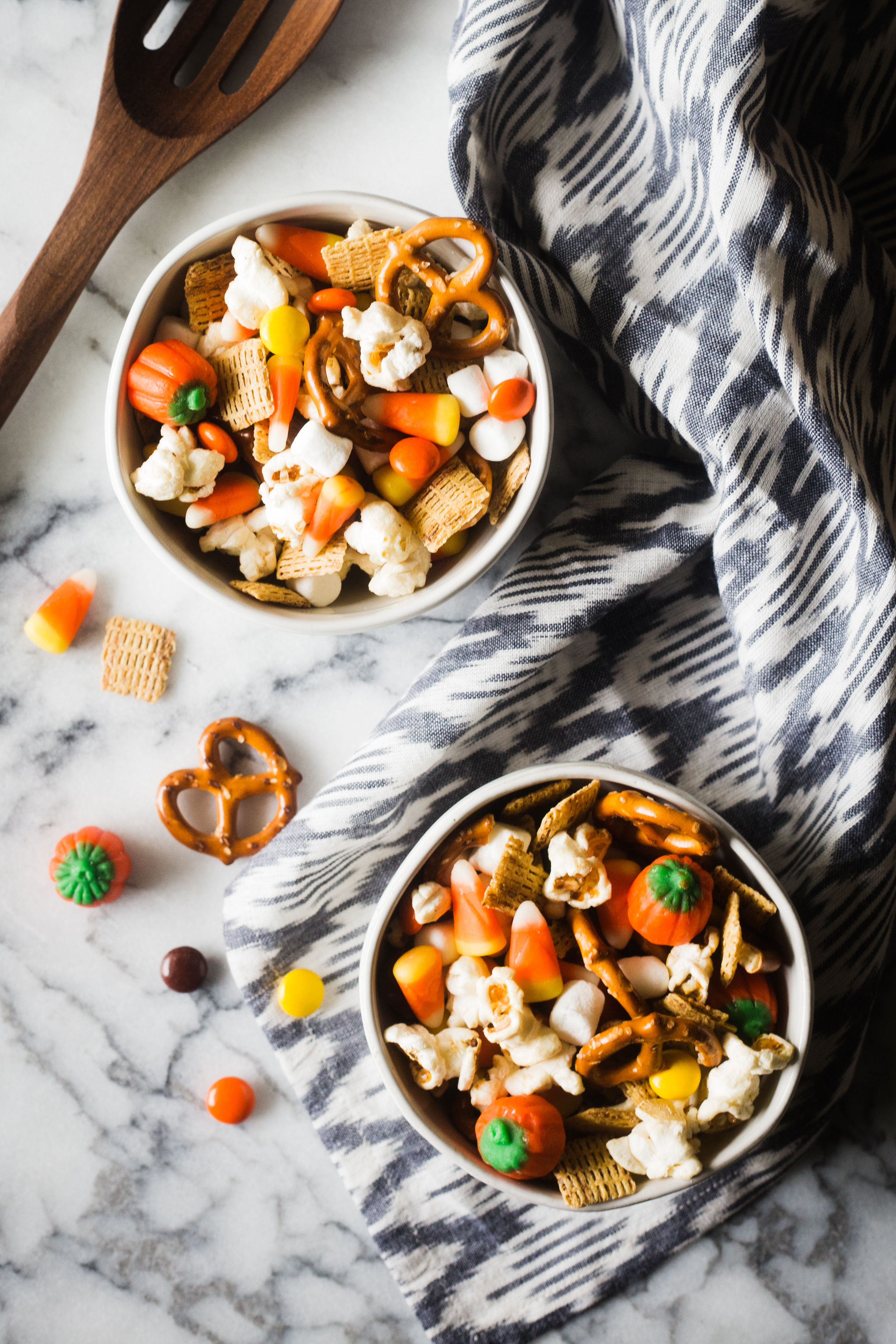 Easy five minute Fall Snack Mix. Great for Halloween, afternoon snacks, or anytime!
